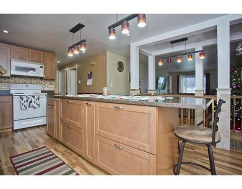 28 Barton St, Springfield, MA 01104 photo 6