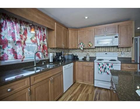 28 Barton St, Springfield, MA 01104 photo 4