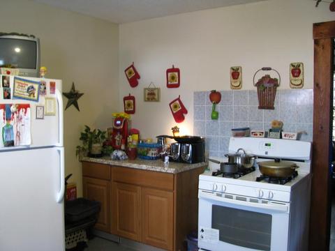 623 Grattan St, Chicopee, MA 01020 photo 4