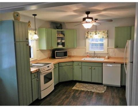 1291 Plumtree Rd, Springfield, MA 01119 photo 2
