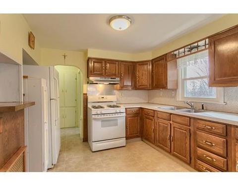 60 Yale St, Gardner, MA 01440 photo 3