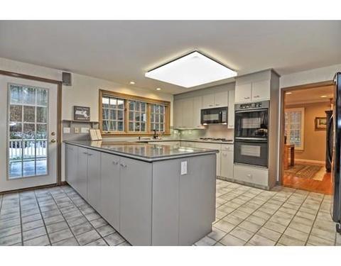 2 Sadler Rd, Upton, MA 01568 photo 12