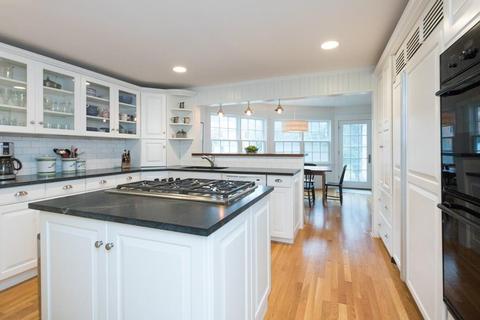 8 Pelham Rd, Weston, MA 02493 photo 9