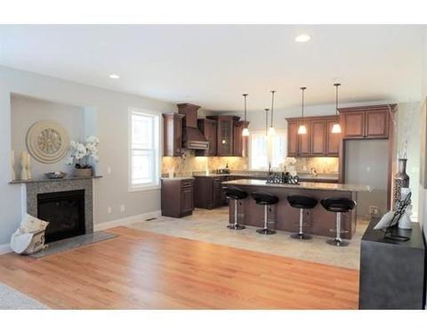 1545 Bay St, Springfield, MA 01109 photo 2