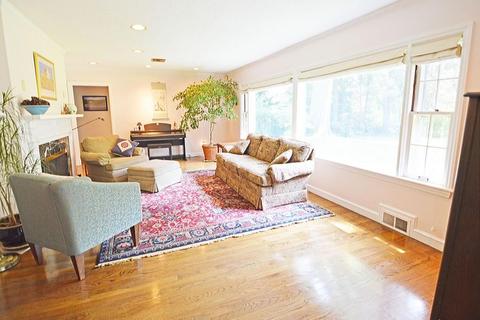 97 Overlook Dr, Springfield, MA 01118 photo 3