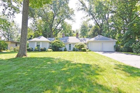97 Overlook Dr, Springfield, MA 01118 photo 1