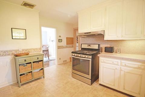 97 Overlook Dr, Springfield, MA 01118 photo 11
