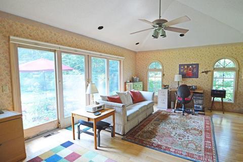 97 Overlook Dr, Springfield, MA 01118 photo 9
