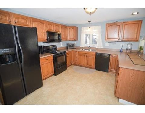 111 Mayher St, Springfield, MA 01104 photo 10