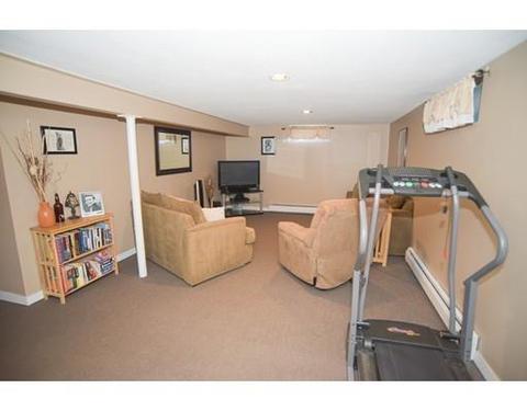 111 Mayher St, Springfield, MA 01104 photo 22