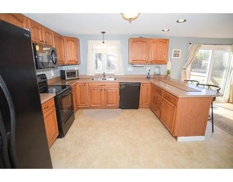 111 Mayher St, Springfield, MA 01104 photo 9