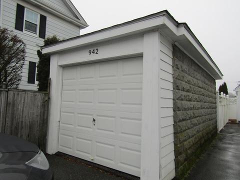 942 N Eastern Ave, Fall River, MA 02720 photo 4