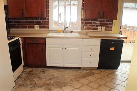 98 Bretton Rd, Springfield, MA 01119 photo 9