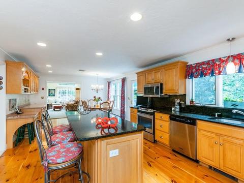 149 Walpole St, Dover, MA 02030 photo 4