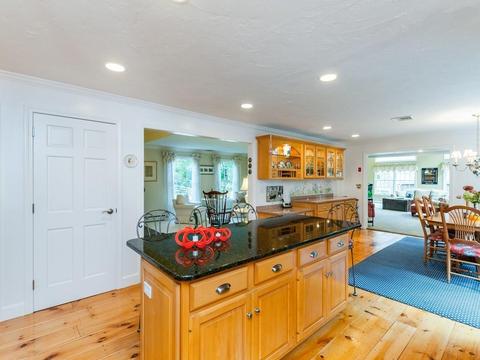 149 Walpole St, Dover, MA 02030 photo 5