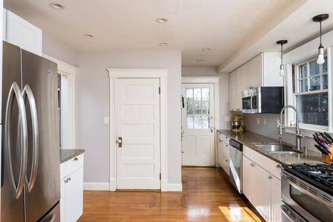 206 North St, Hingham, MA 02043 photo 2