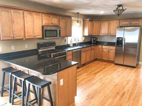 19 Regency Dr, Dracut, MA 01826 photo 2