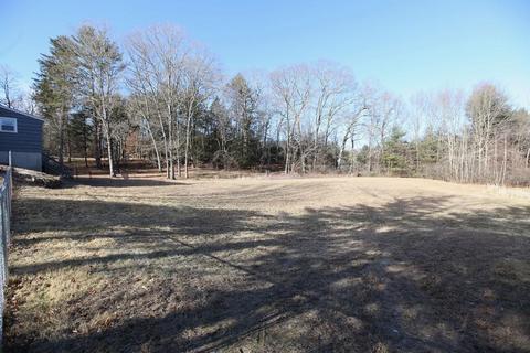 36 Causeway St, Millis, MA 02054 photo 4