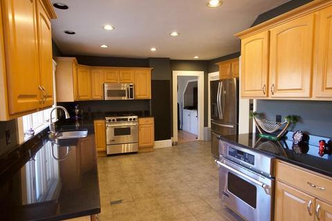 36 Causeway St, Millis, MA 02054 photo 5