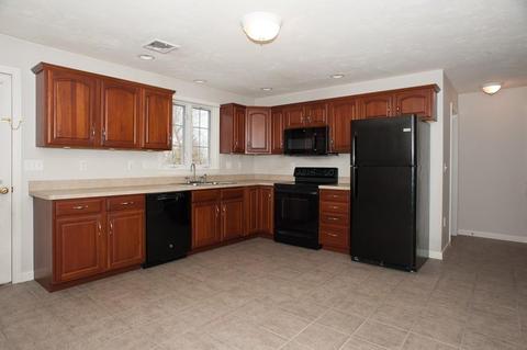 95 High St #E, Uxbridge, MA 01569 photo 2