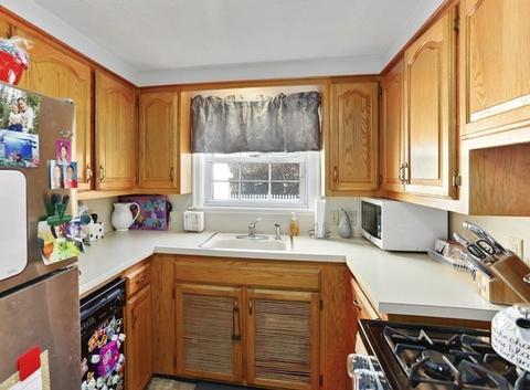 37 Gillette Cir, Springfield, MA 01118 photo 3
