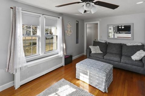 37 Gillette Cir, Springfield, MA 01118 photo 11