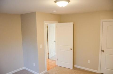 47 Oakwood Ter, Springfield, MA 01109 photo 15