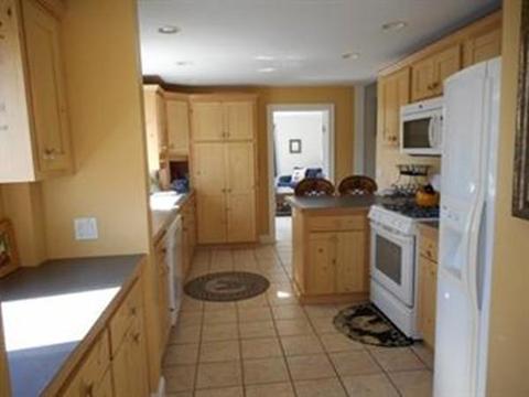 445 Williston Rd, Sagamore Beach, MA 02562 photo 4