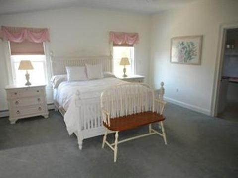 445 Williston Rd, Sagamore Beach, MA 02562 photo 14