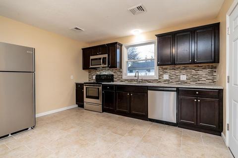 1170 Sumner Ave, Springfield, MA 01118 photo 3