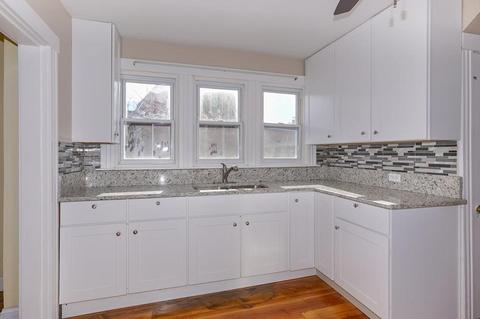 7 Lincoln St, Webster, MA 01570 photo 3