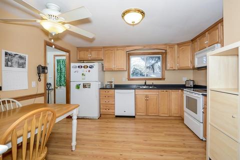 27 Lincoln St, Maynard, MA 01754 photo 6