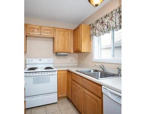 111 Rosewell St, Springfield, MA 01109 photo 4