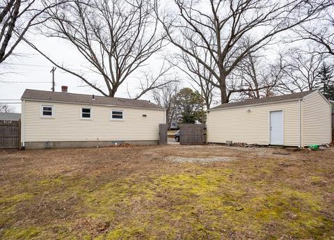 591 Plumtree Rd, Springfield, MA 01118 photo 6