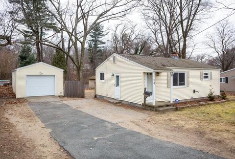 591 Plumtree Rd, Springfield, MA 01118 photo 3