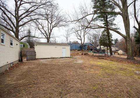 591 Plumtree Rd, Springfield, MA 01118 photo 5