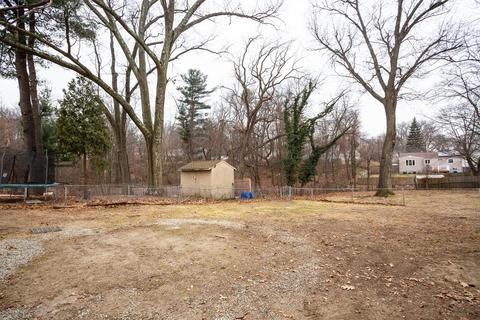 591 Plumtree Rd, Springfield, MA 01118 photo 4
