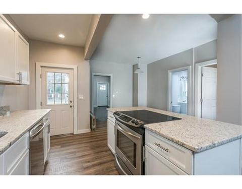 24 Ferry St, Chicopee, MA 01013 photo 3