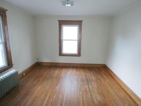 11 Langdon St, Springfield, MA 01104 photo 4