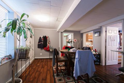 21 Roosevelt St, Fall River, MA 02724 photo 2