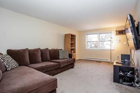 83 Tulsa St, Springfield, MA 01118 photo 4