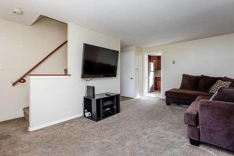 83 Tulsa St, Springfield, MA 01118 photo 6