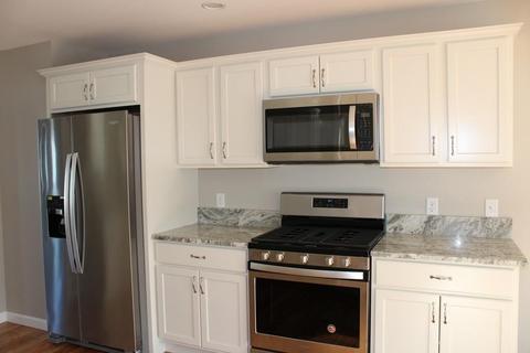 218 Naismith St, Springfield, MA 01104 photo 3
