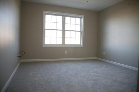 218 Naismith St, Springfield, MA 01104 photo 15