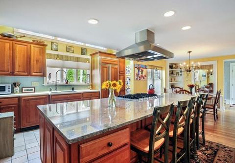3 Crowes Ln, Hingham, MA 02043 photo 4