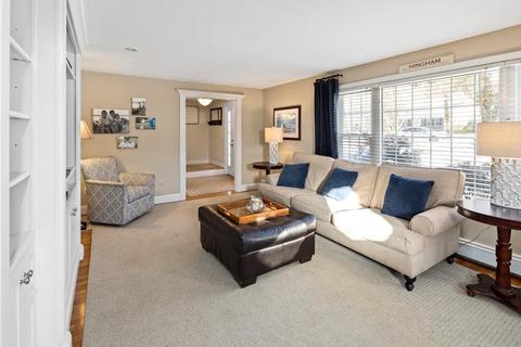 15 Harvest Ln, Hingham, MA 02043 photo 2