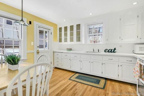 512 Summer Ave, Reading, MA 01867 photo 8