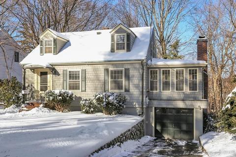 512 Summer Ave, Reading, MA 01867 photo 3