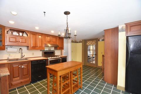 654 Central Tpke, Sutton, MA 01590 photo 3