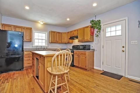 12 Glendale St, Maynard, MA 01754 photo 3